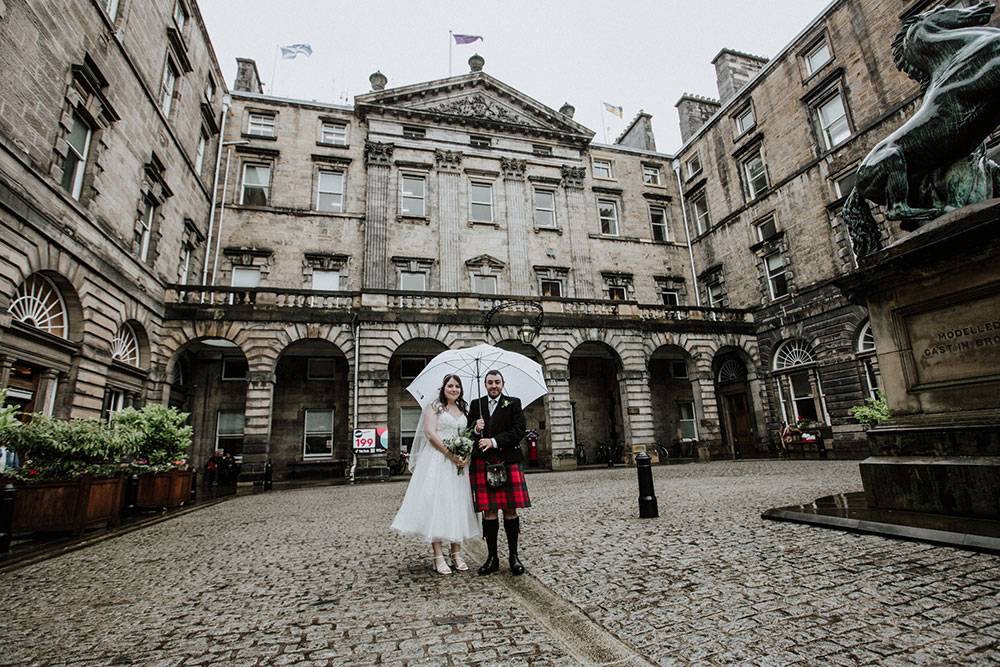 wedding-photos-city-chmabers-edinburgh